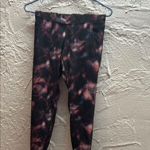 Old Navy Black and Pink Leggings with Unique Tie-Dye Pattern